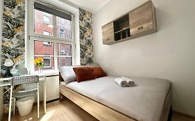 Mmrent Jungle Room